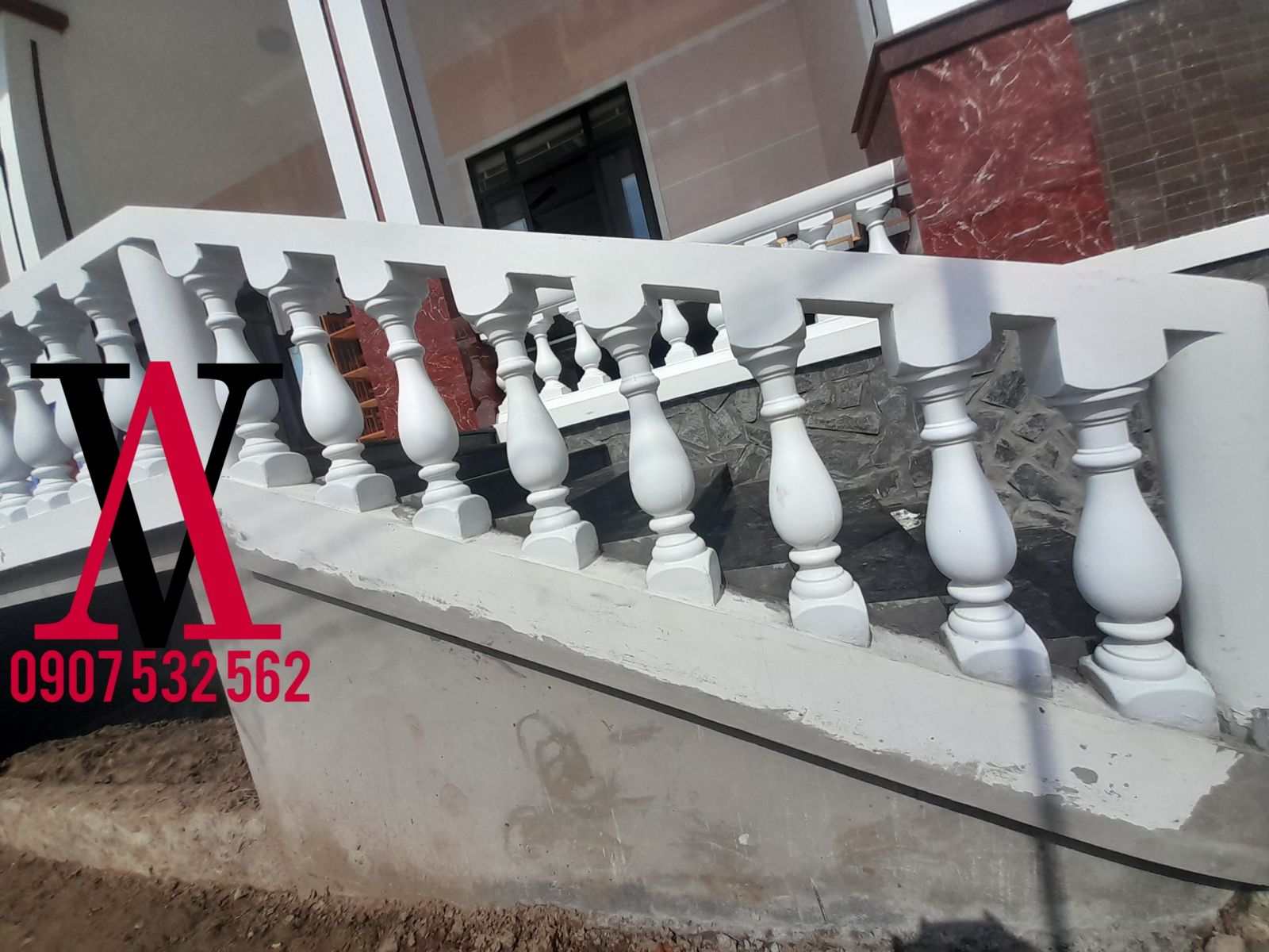 lan can trang trí quán cafe sân vườn